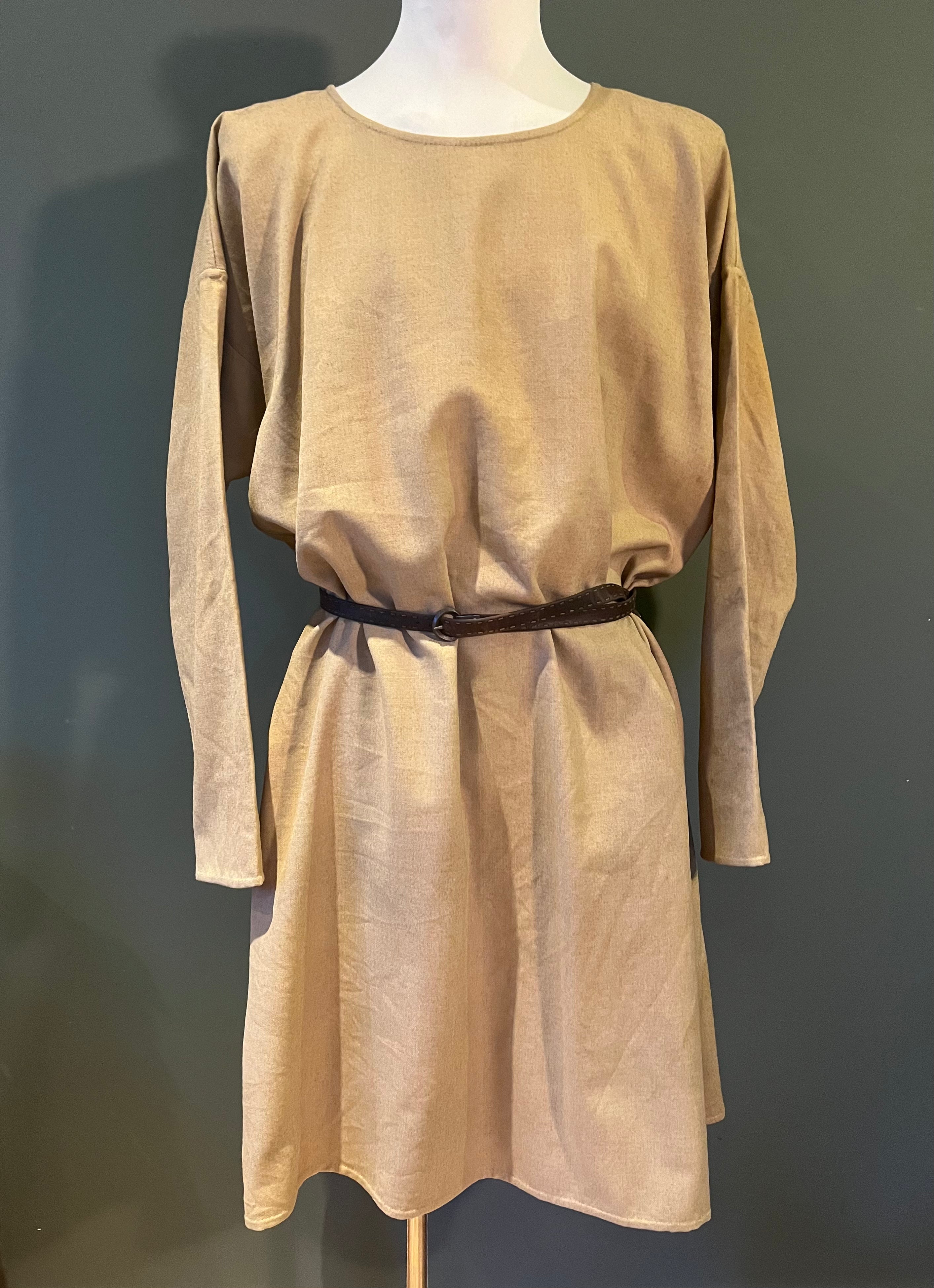 • ERIK • Viking Age Plant-Dyed Woolen Tunic With 2 Gores READY-MADE - MIMIRS SAUM