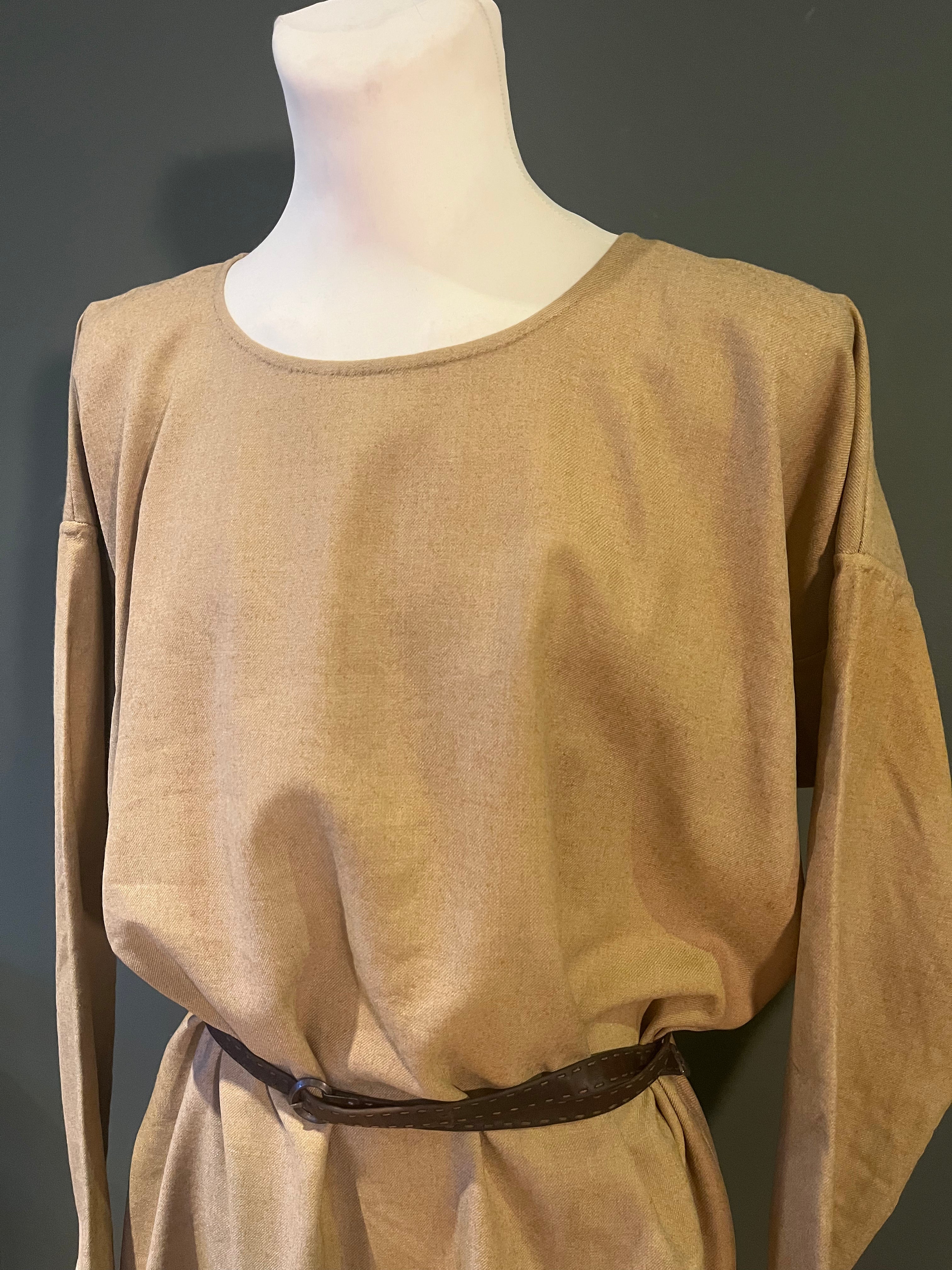 • ERIK • Viking Age Plant-Dyed Woolen Tunic With 2 Gores READY-MADE - MIMIRS SAUM
