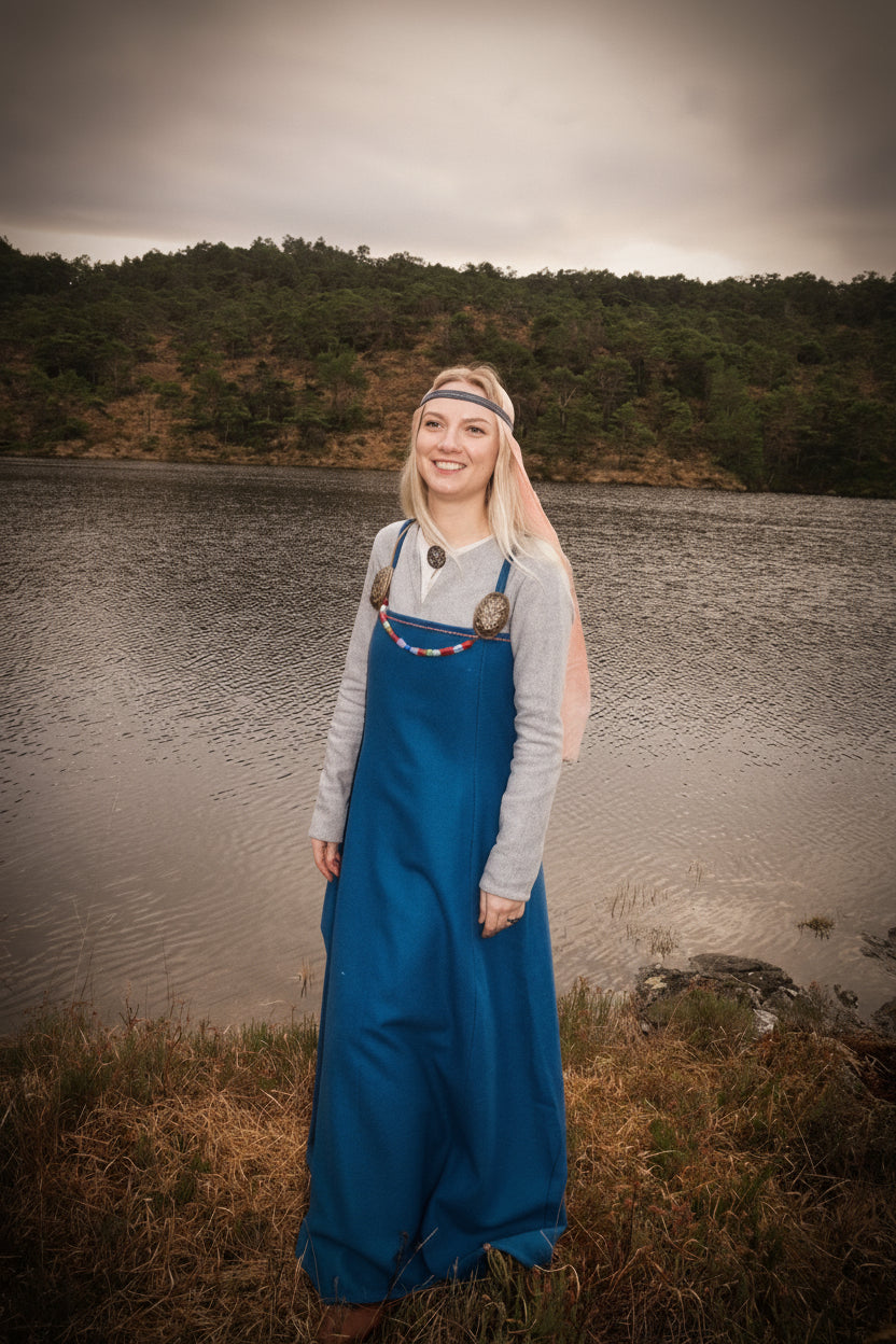 • ÅSA • Hand - Sewn Viking Age Four - Panel Apron Dress in Natural Shades | Premium Thin Twill Wool (290 g/m²) | Based on Finds from Birka, Haithabu, York & Dublin - MIMIRS SAUM