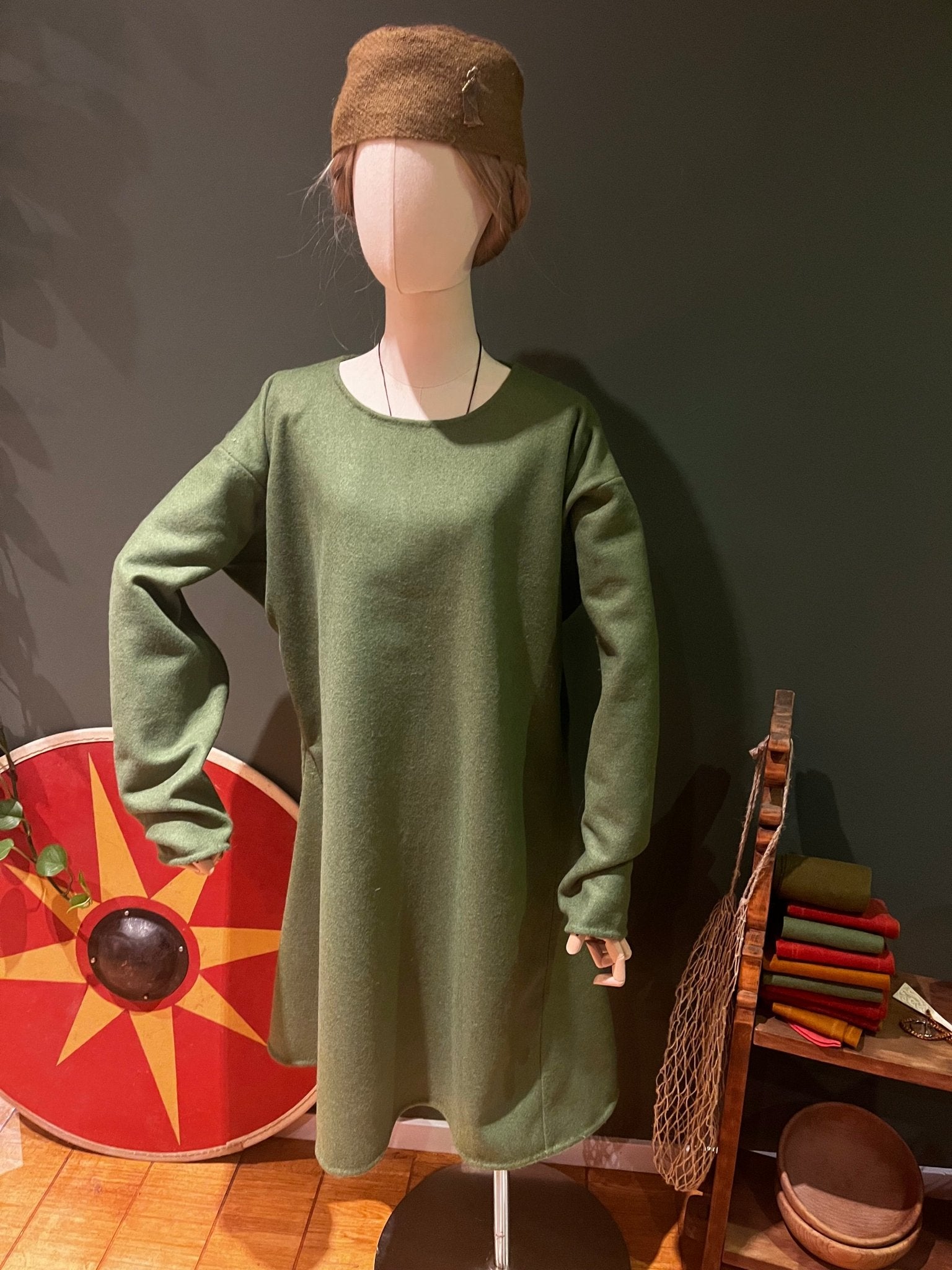 • ERIK • Hand - Sewn Viking Age Woolen Tunic with Two Gores in Thin Twill (290g/m²) - GREEN & BLUE Shades | Based on Birka Graves Bj.735, Bj.739, Bj.944, Bj.465, Bj.731, Bj.832, Bj.958 & Bj.968 - MIMIRS SAUM