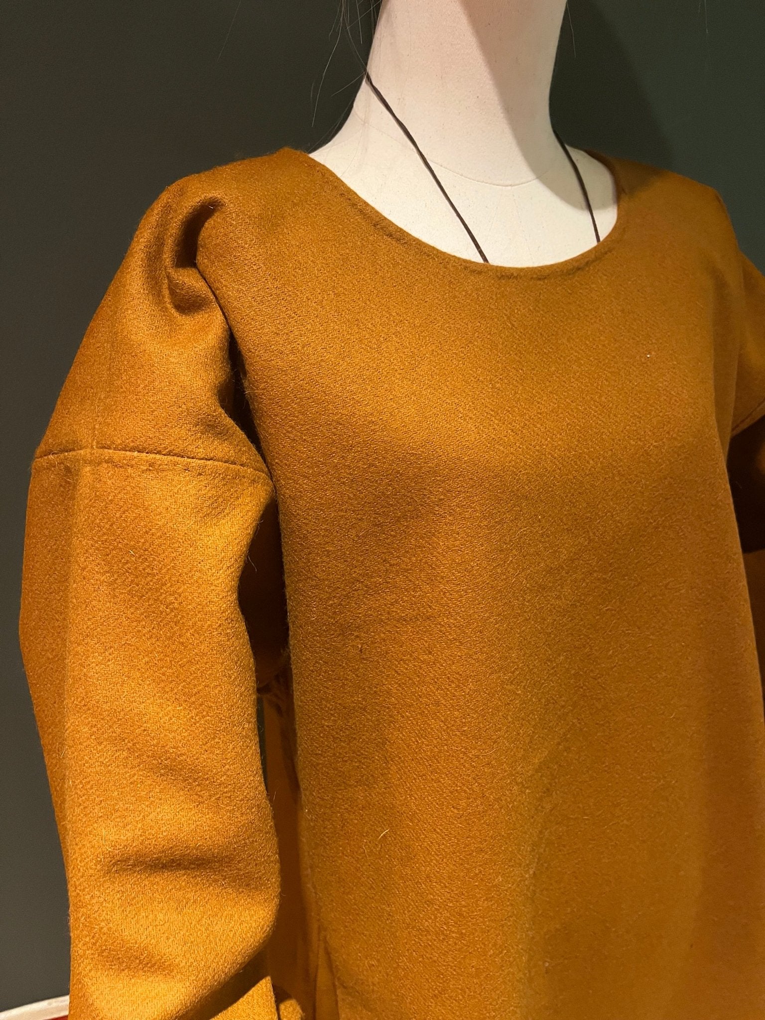 • ERIK • Viking Age Simple Woolen Tunic With 2 Gores - MIMIRS SAUM