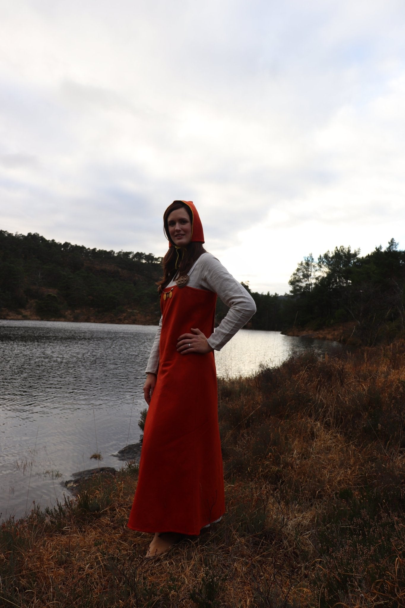 • FREYDIS • Hand - Sewn Viking Age Apron Dress in Green & Blue Shades | Premium Thin Twill Wool (290 g/m²) | Based on Haithabu Harbor Fragments H14A, H14B & Graves 159/1960, 182 - 185/1960 - MIMIRS SAUM