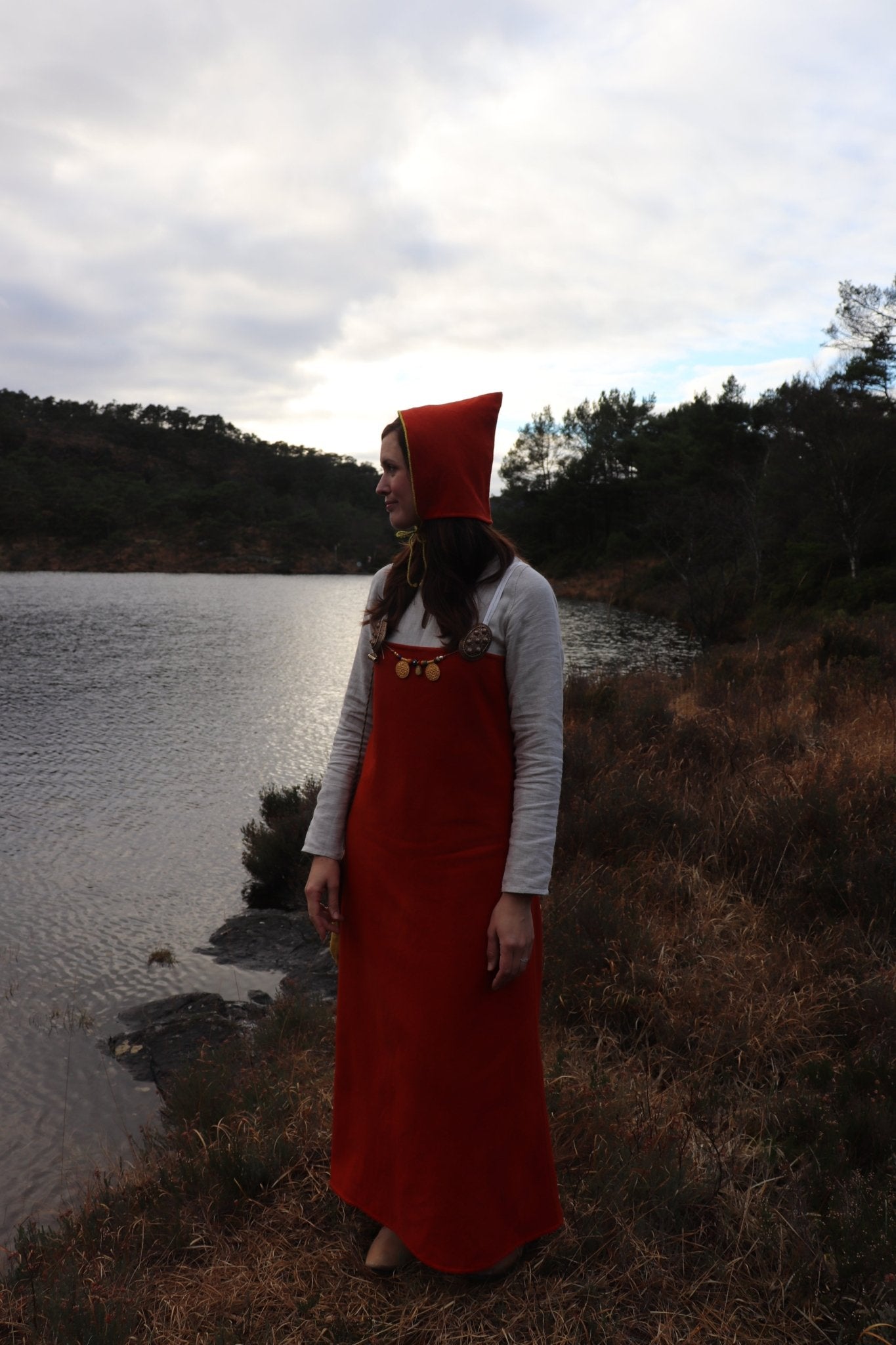 • FREYDIS • Hand - Sewn Viking Age Apron Dress in Green & Blue Shades | Premium Thin Twill Wool (290 g/m²) | Based on Haithabu Harbor Fragments H14A, H14B & Graves 159/1960, 182 - 185/1960 - MIMIRS SAUM