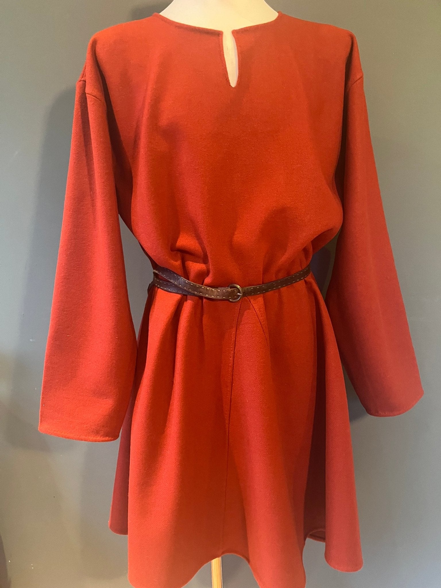 • GORM • Hand - Sewn Viking Age Woolen Tunic with 4 Gores | Yellow & Reds Shades, Thin Twill Wool (290g/m²) Based on Haithabu Fragments - MIMIRS SAUM