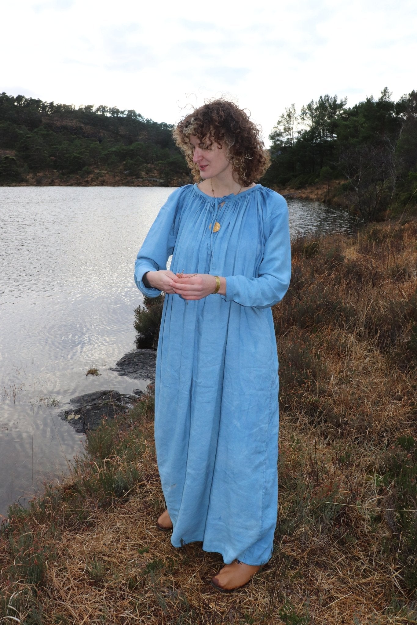 • GUNHILD • Hand - Sewn Viking Age Linen Pleated Dress | Based on Pskov Finds P - 73/74, Izborsk Fragments & Novgorod Type III Textiles - MIMIRS SAUM