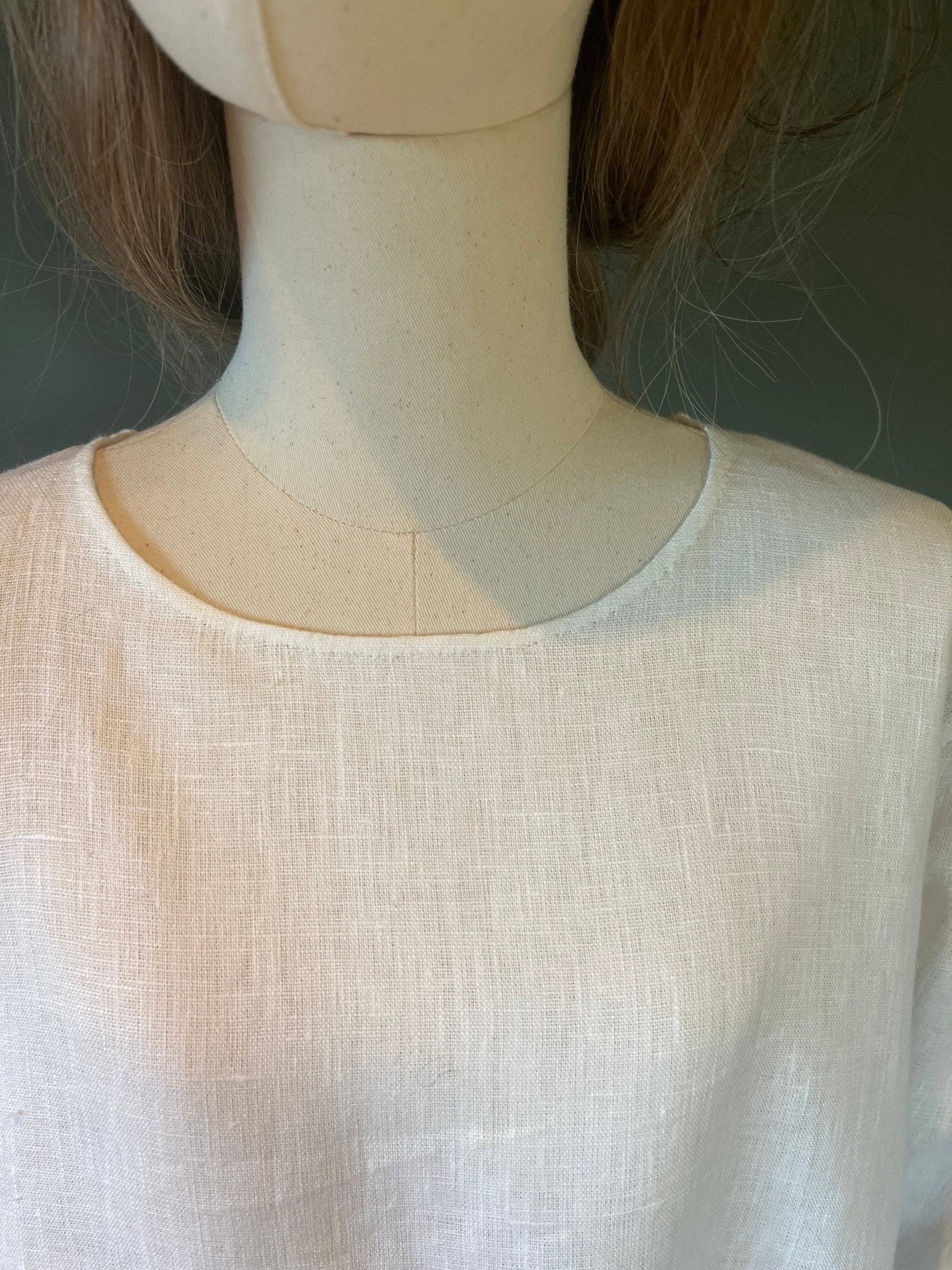 • SVEIN • Viking Age Linen Tunic with 2 side gores - MIMIRS SAUM