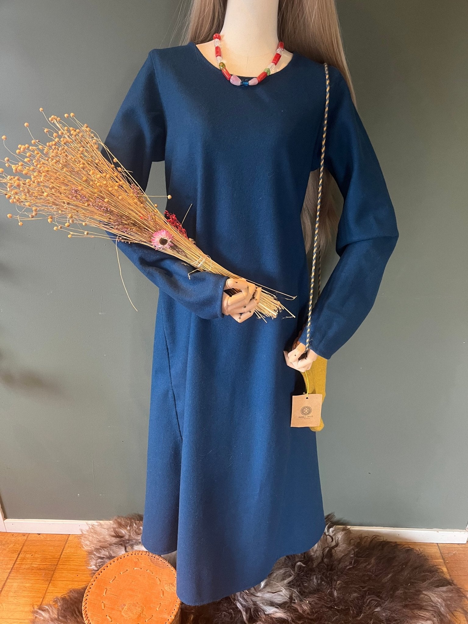 • TYRA • Hand - Sewn Viking Age Woolen Haithabu Dress with Two Gores in Thin Twill (290g/m²) - GREEN & BLUE Shades | Based on Haithabu Fragments 72 A & B, 64, 65, 69, 70, S14, S15, 48, 49, 82 A - D, 91, 92 - MIMIRS SAUM