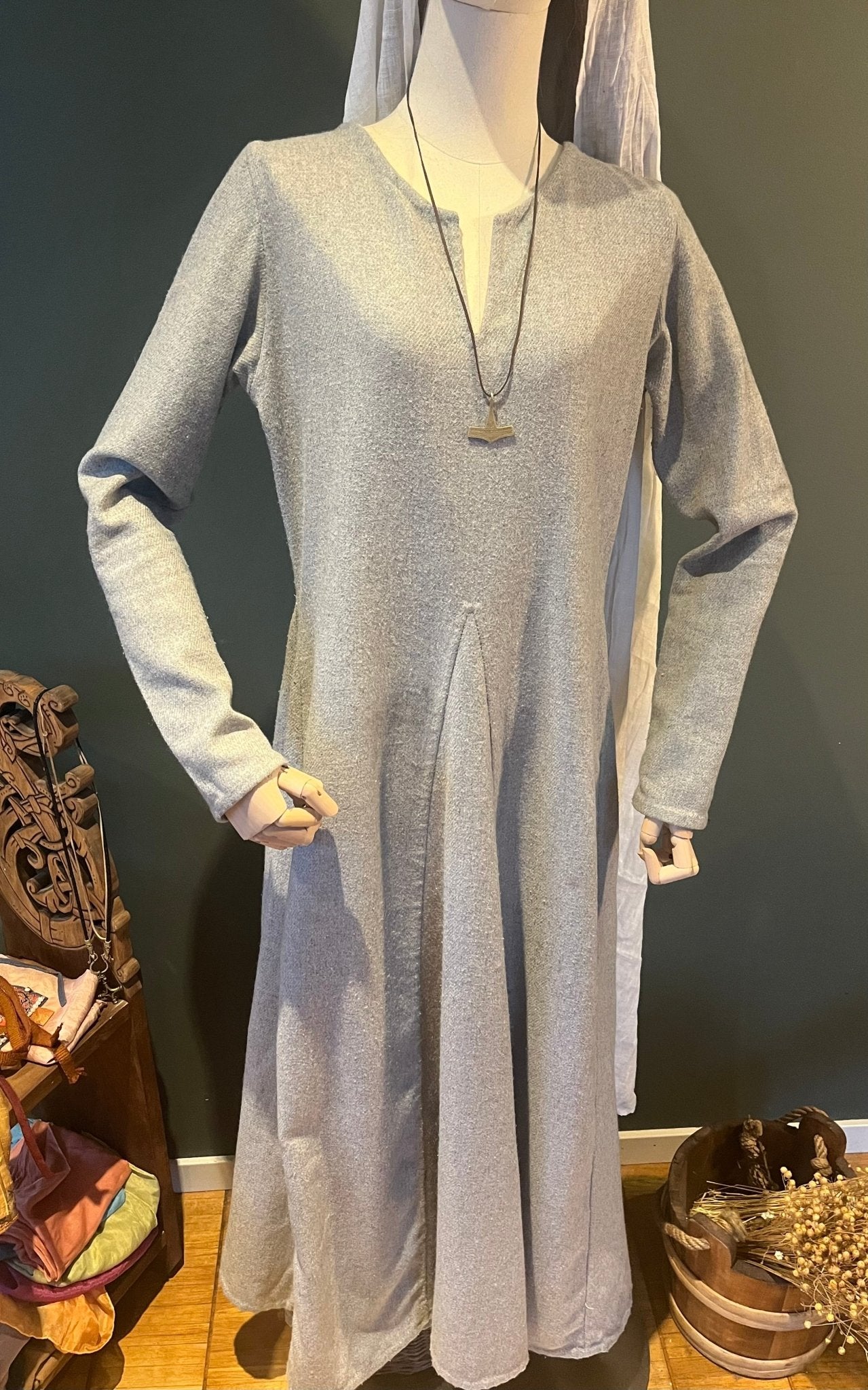 • TYRA • Viking Age Woolen Dress with 4 gores - MIMIRS SAUM