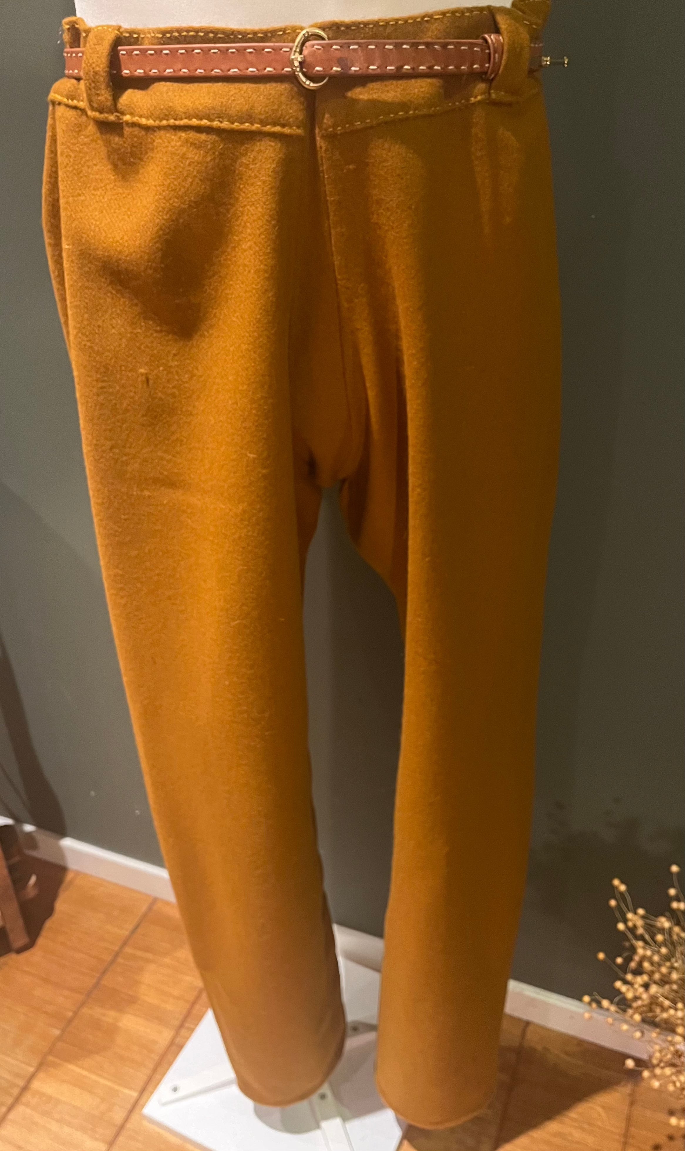 Full front view of Viking Thorsberg Pants on mannequin