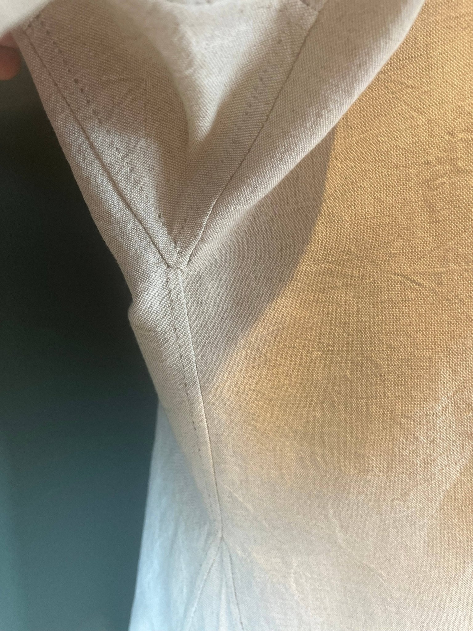 • ÅGE • Four - Gore Viking Age Linen Tunic | Hand - Sewn Historical Garment | Birka Settlement Design - MIMIRS SAUM