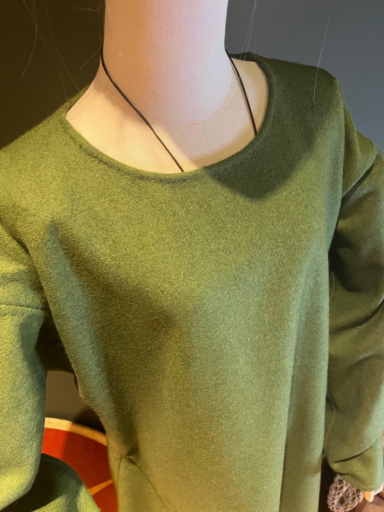 • ERIK • Hand - Sewn Viking Age Woolen Tunic with Two Gores in Thin Twill (290g/m²) - GREEN & BLUE Shades | Based on Birka Graves Bj.735, Bj.739, Bj.944, Bj.465, Bj.731, Bj.832, Bj.958 & Bj.968 - MIMIRS SAUM