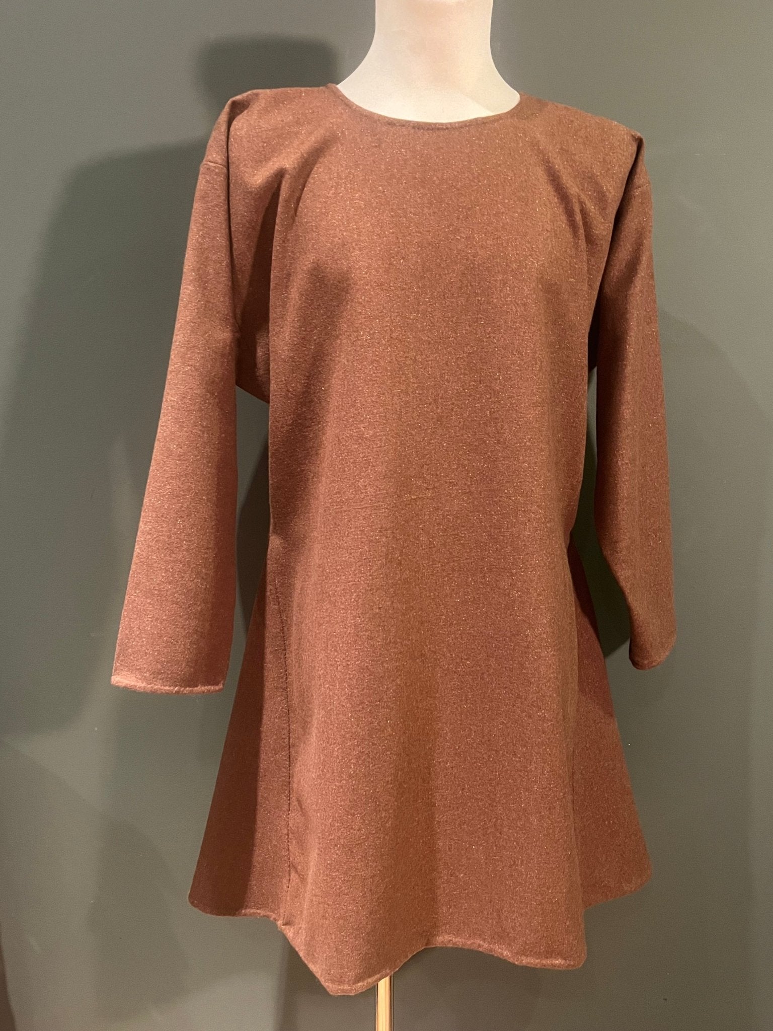 • ERIK • Hand - Sewn Viking Age Woolen Tunic with Two Gores in Thin Twill (290g/m²) - NATURAL Shades | Based on Birka Graves Bj.735, Bj.739, Bj.944, Bj.465, Bj.731, Bj.832, Bj.958 & Bj.968 - MIMIRS SAUM