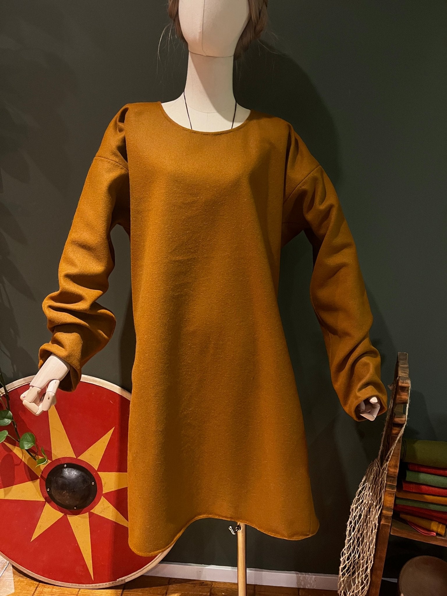 • ERIK • Hand - Sewn Viking Age Woolen Tunic with Two Gores in Thin Twill (290g/m²) - NATURAL Shades | Based on Birka Graves Bj.735, Bj.739, Bj.944, Bj.465, Bj.731, Bj.832, Bj.958 & Bj.968 - MIMIRS SAUM