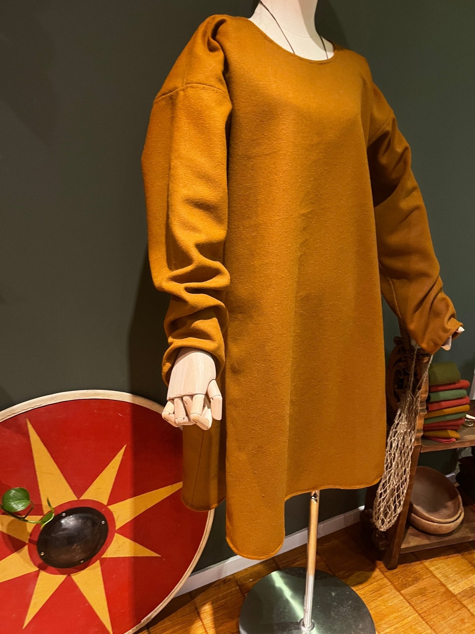 • ERIK • Viking Age Simple Woolen Tunic With 2 Gores - MIMIRS SAUM