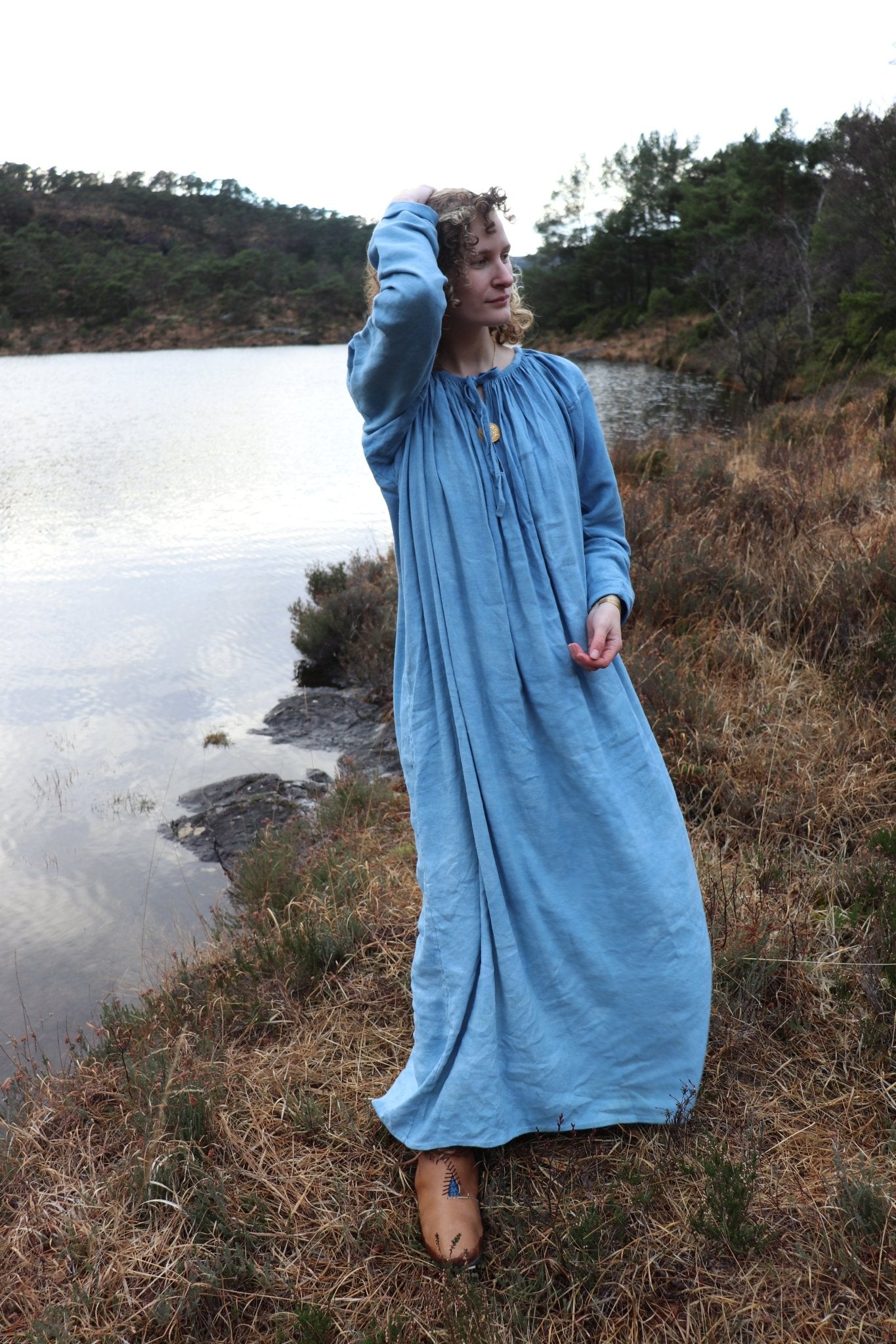 • GUNHILD • Hand - Sewn Viking Age Linen Pleated Dress | Based on Pskov Finds P - 73/74, Izborsk Fragments & Novgorod Type III Textiles - MIMIRS SAUM