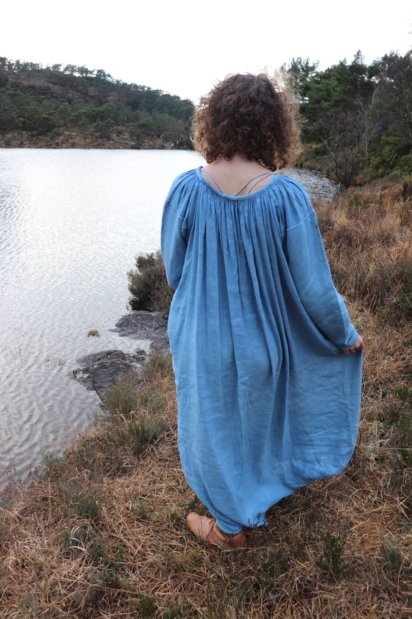 • GUNHILD • Hand - Sewn Viking Age Linen Pleated Dress | Based on Pskov Finds P - 73/74, Izborsk Fragments & Novgorod Type III Textiles - MIMIRS SAUM