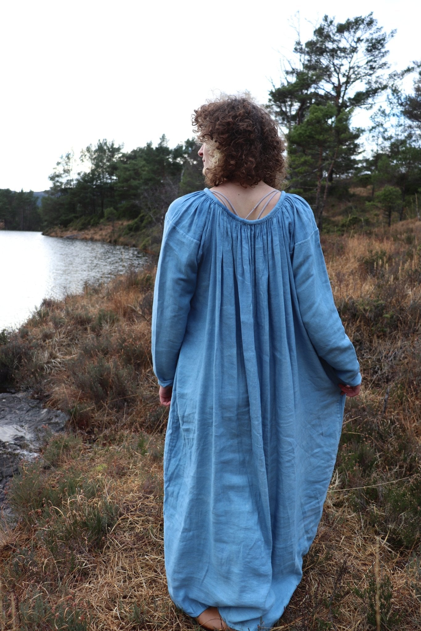 • GUNHILD • Hand - Sewn Viking Age Linen Pleated Dress | Based on Pskov Finds P - 73/74, Izborsk Fragments & Novgorod Type III Textiles - MIMIRS SAUM