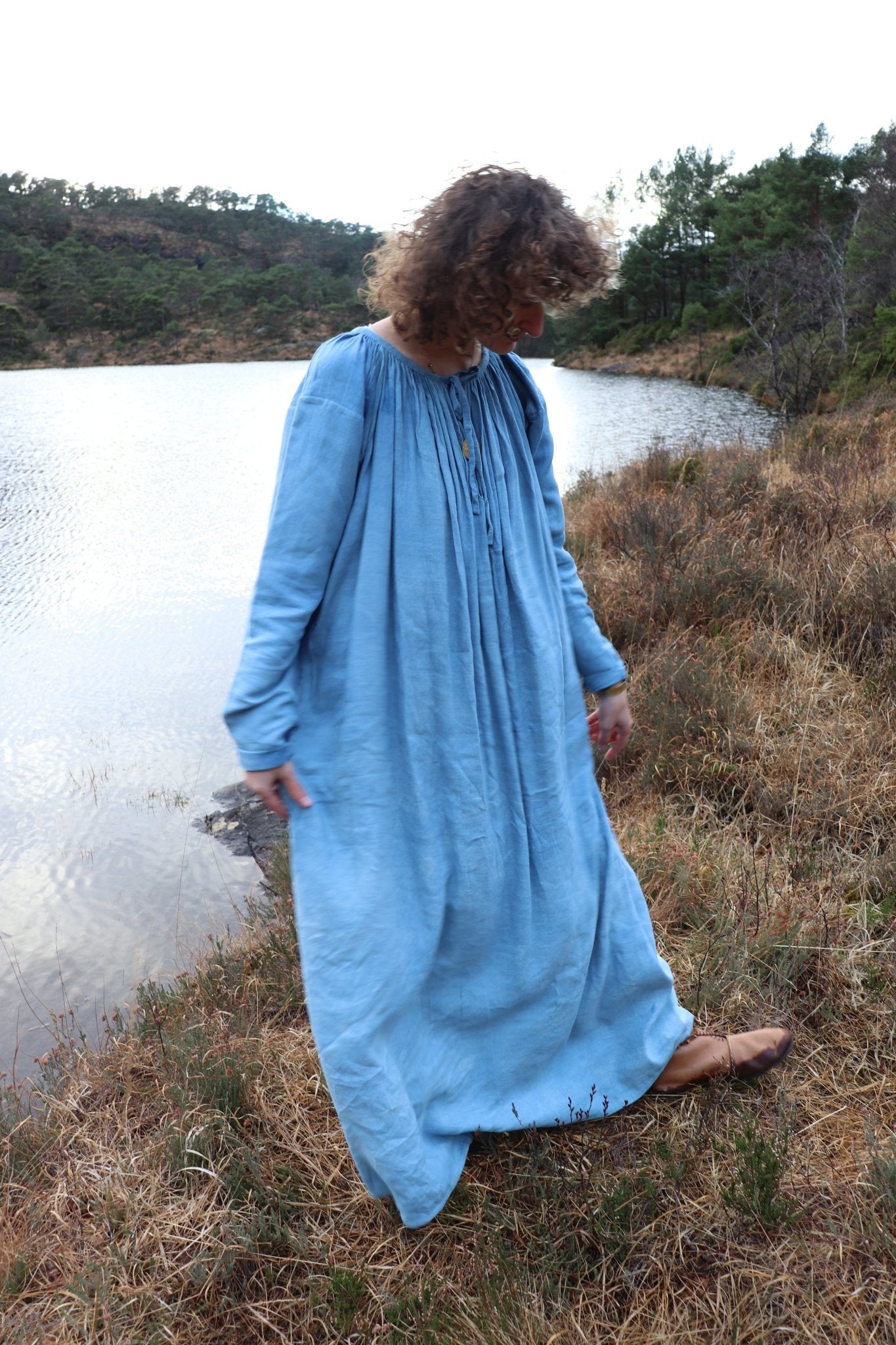 • GUNHILD • Hand - Sewn Viking Age Linen Pleated Dress | Based on Pskov Finds P - 73/74, Izborsk Fragments & Novgorod Type III Textiles - MIMIRS SAUM