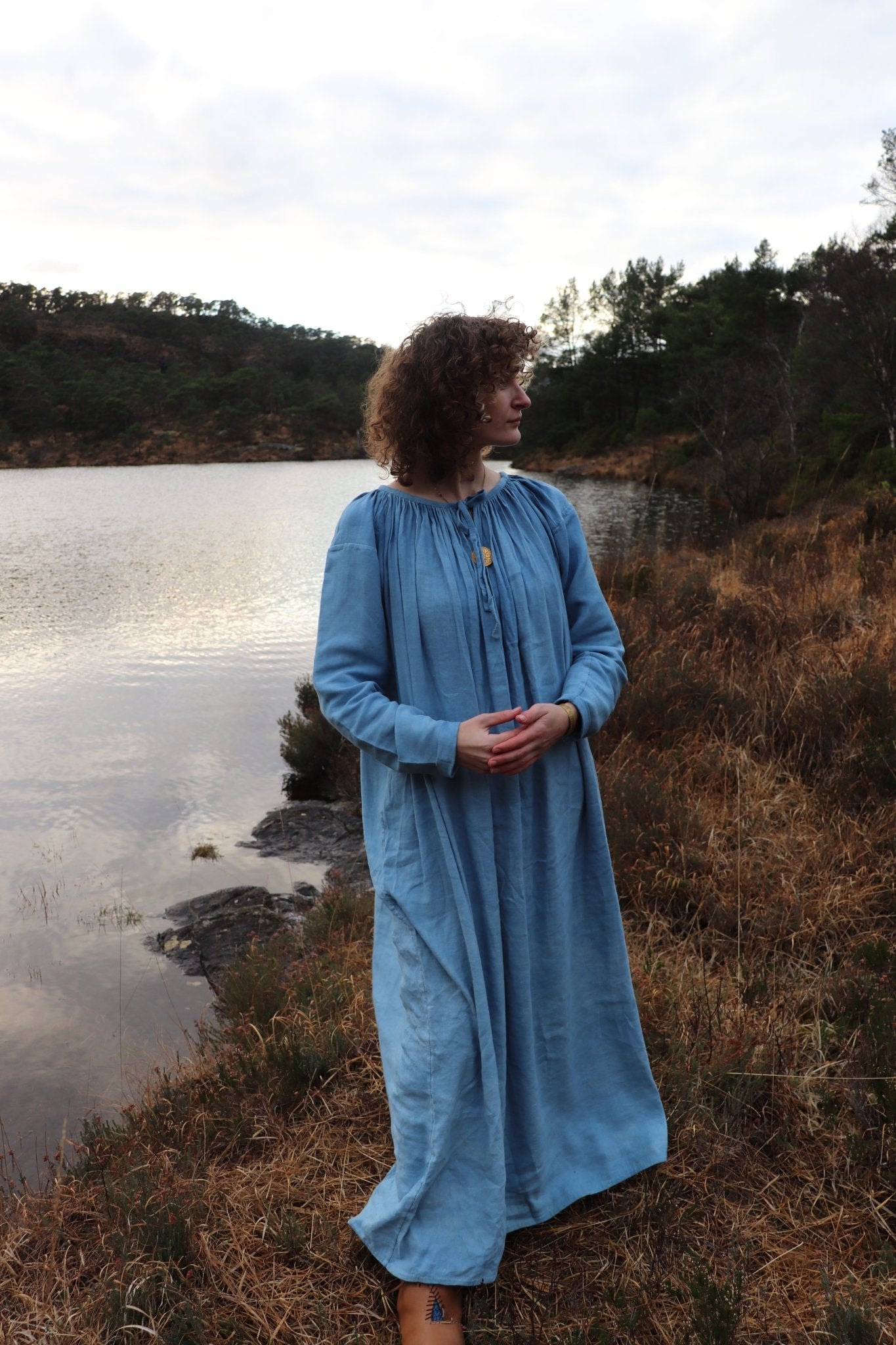• GUNHILD • Hand - Sewn Viking Age Linen Pleated Dress | Based on Pskov Finds P - 73/74, Izborsk Fragments & Novgorod Type III Textiles - MIMIRS SAUM