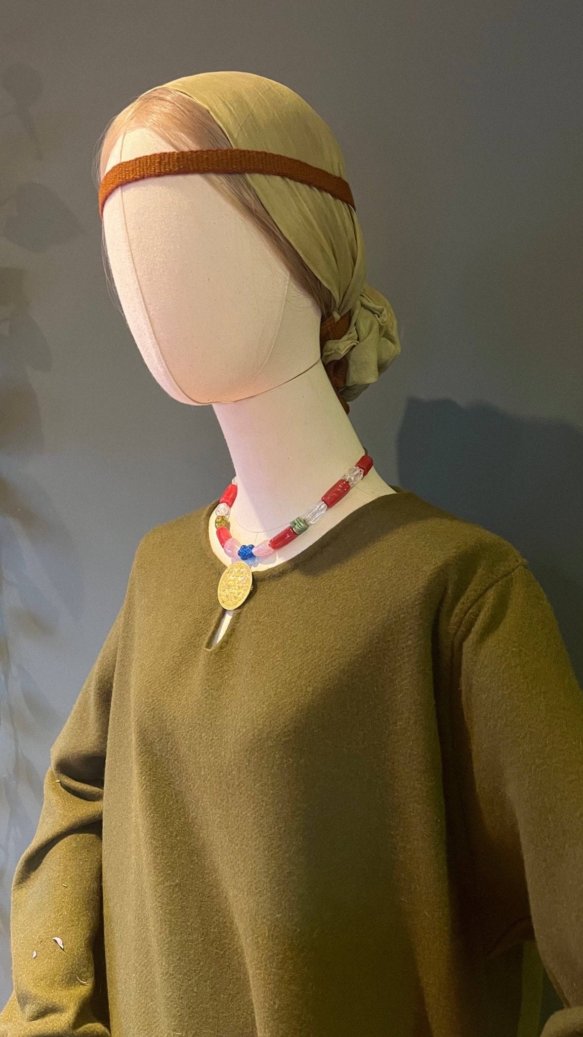 • TYRA • Hand - Sewn Viking Age Woolen Haithabu Dress with Two Gores in Thin Twill (290g/m²) - GREEN & BLUE Shades | Based on Haithabu Fragments 72 A & B, 64, 65, 69, 70, S14, S15, 48, 49, 82 A - D, 91, 92 - MIMIRS SAUM