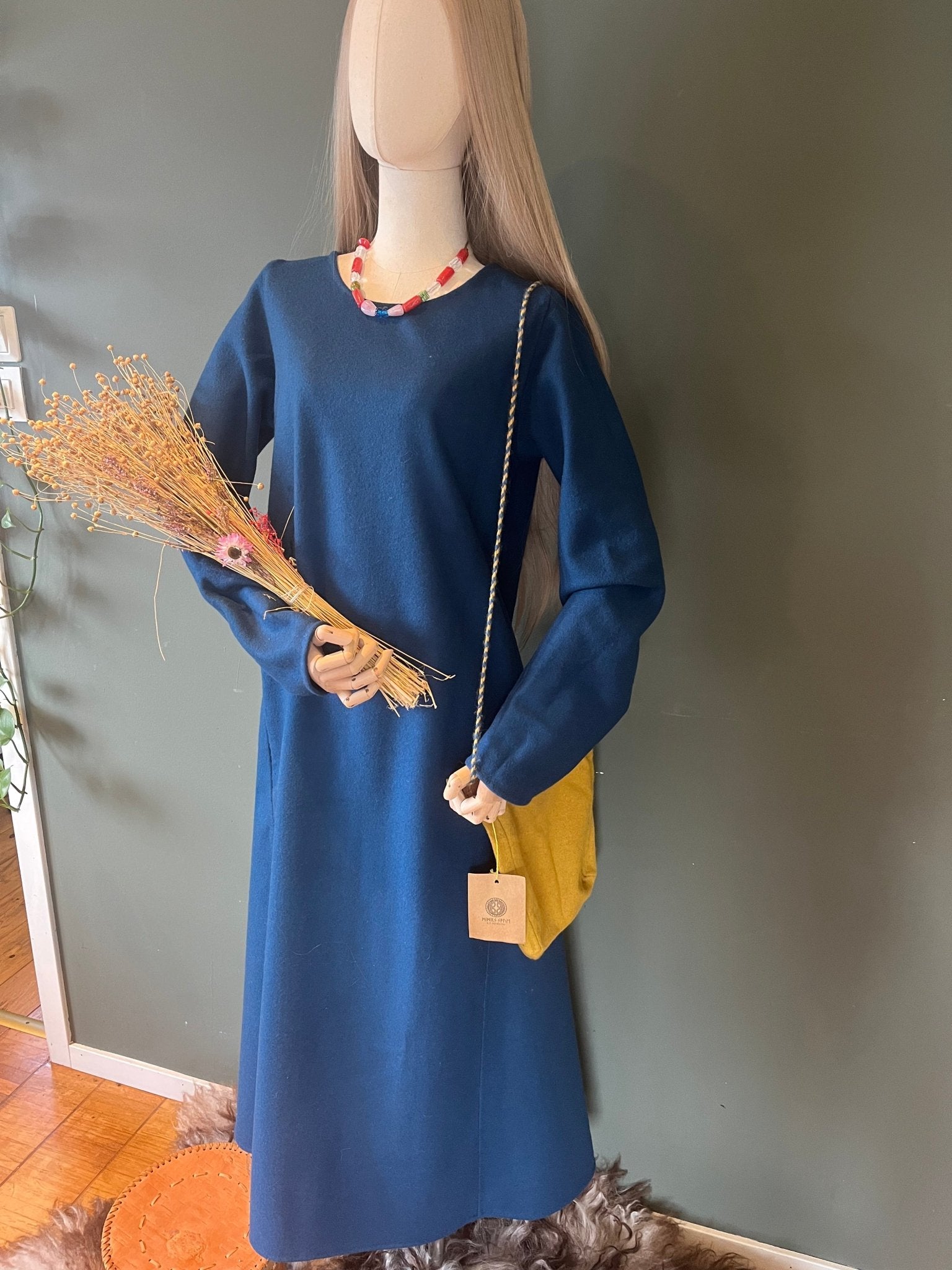 • TYRA • Hand - Sewn Viking Age Woolen Haithabu Dress with Two Gores in Thin Twill (290g/m²) - GREEN & BLUE Shades | Based on Haithabu Fragments 72 A & B, 64, 65, 69, 70, S14, S15, 48, 49, 82 A - D, 91, 92 - MIMIRS SAUM