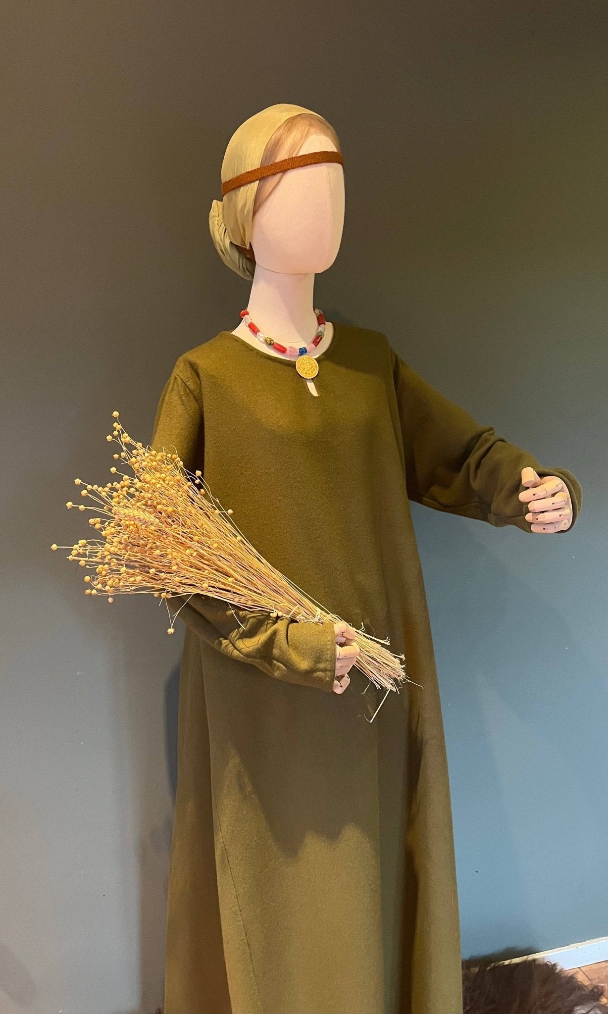 • TYRA • Hand - Sewn Viking Age Woolen Haithabu Dress with Two Gores in Thin Twill (290g/m²) - GREEN & BLUE Shades | Based on Haithabu Fragments 72 A & B, 64, 65, 69, 70, S14, S15, 48, 49, 82 A - D, 91, 92 - MIMIRS SAUM