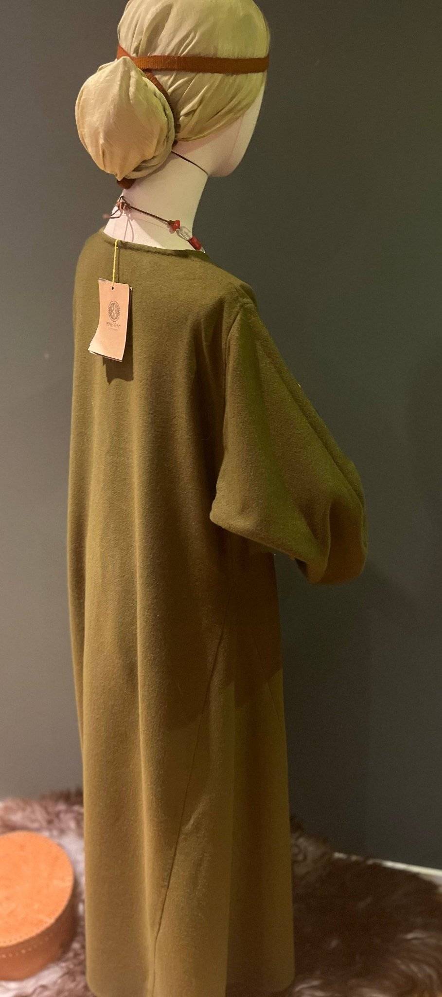 • TYRA • Hand - Sewn Viking Age Woolen Haithabu Dress with Two Gores in Thin Twill (290g/m²) - GREEN & BLUE Shades | Based on Haithabu Fragments 72 A & B, 64, 65, 69, 70, S14, S15, 48, 49, 82 A - D, 91, 92 - MIMIRS SAUM
